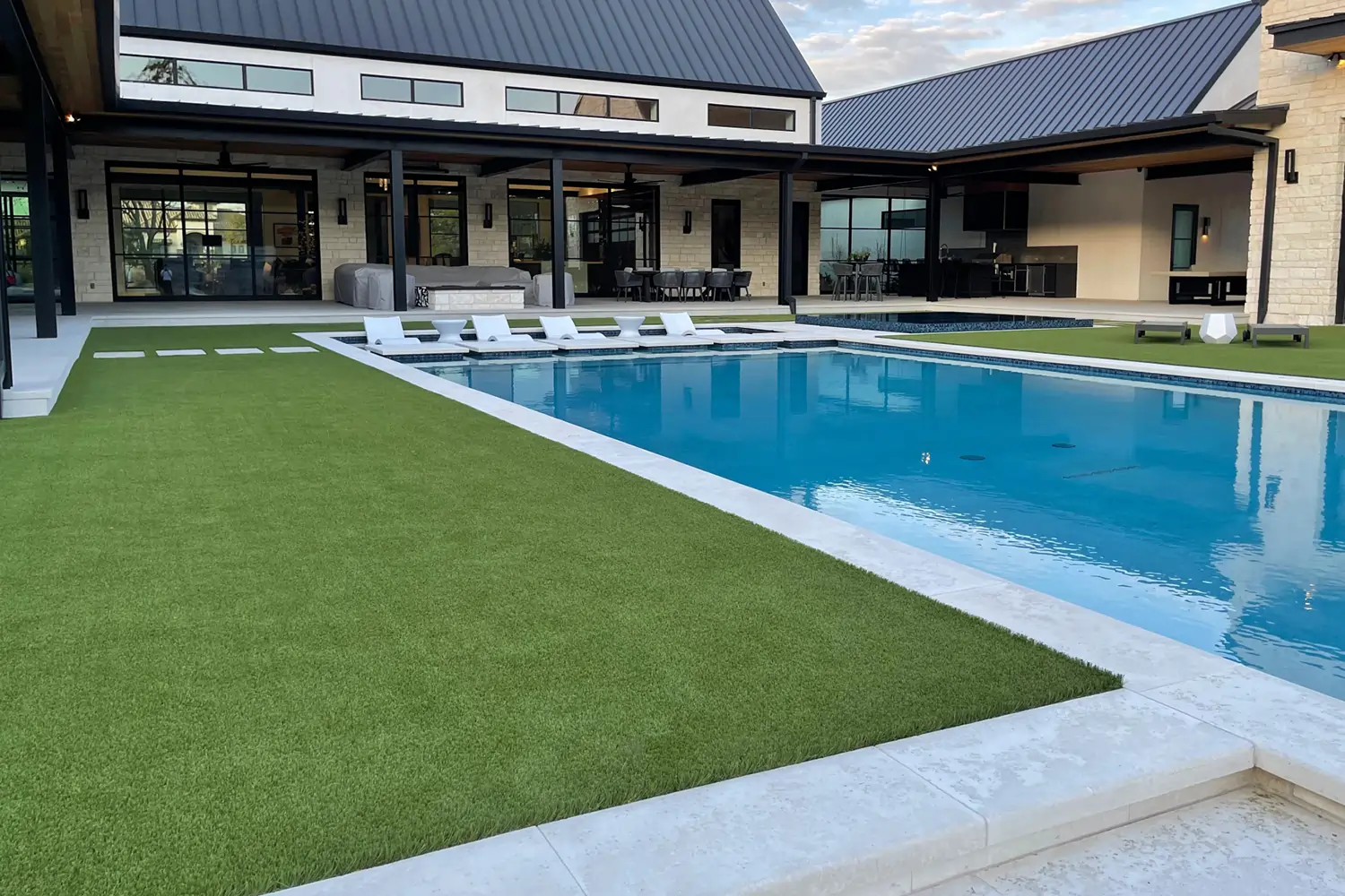 Artificial grass pool area installed by SYNLawn