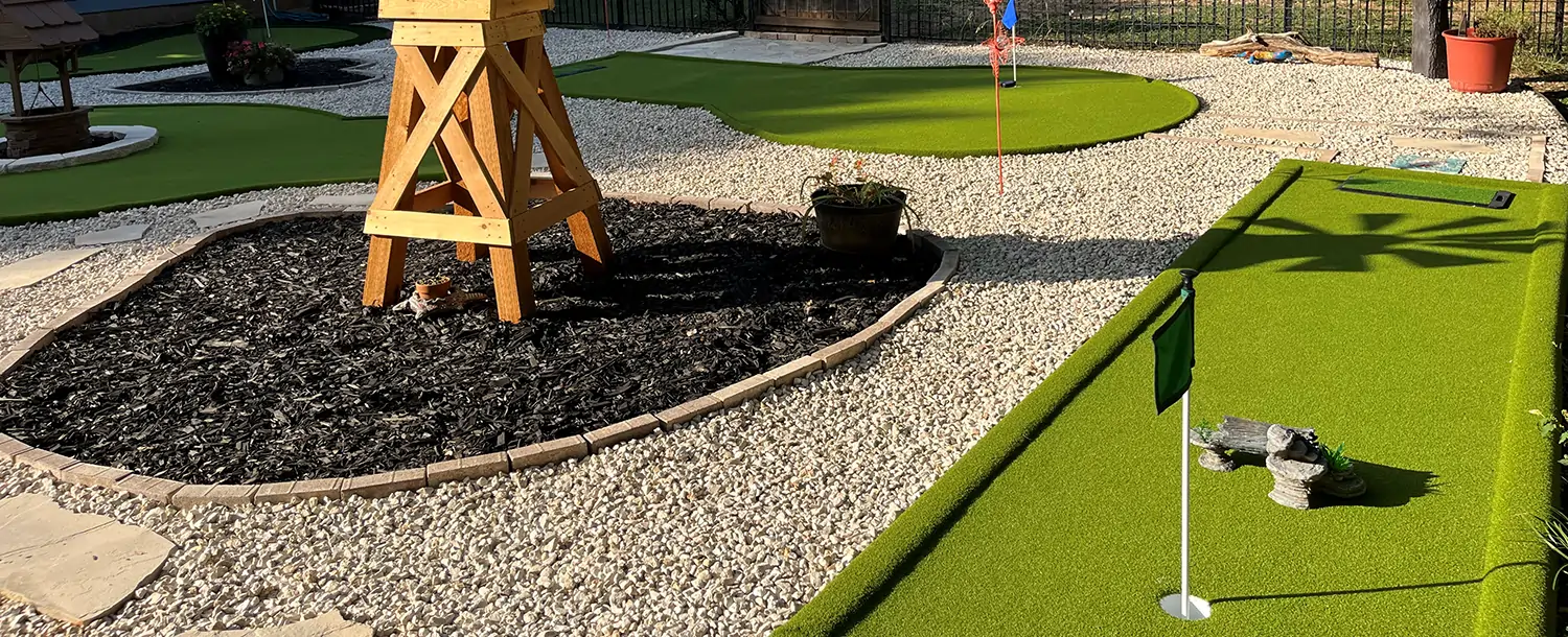 Residential putting green installed by SYNLawn