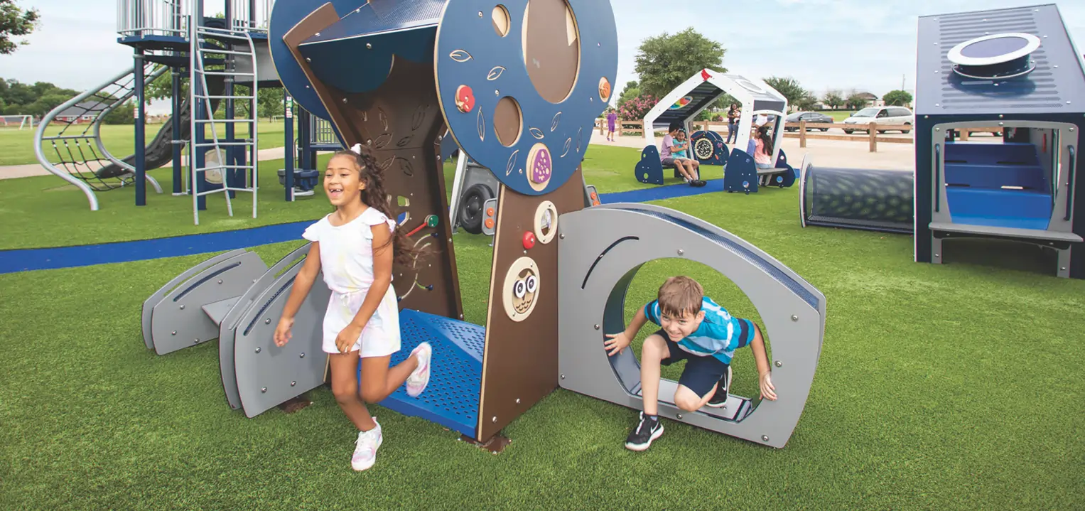 Kids playing on SYNLawn artificial grass